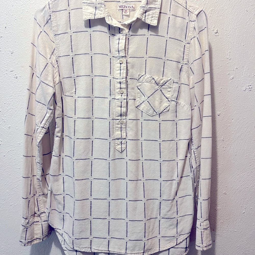 Merona White and Blue Casual Button Down Shirt